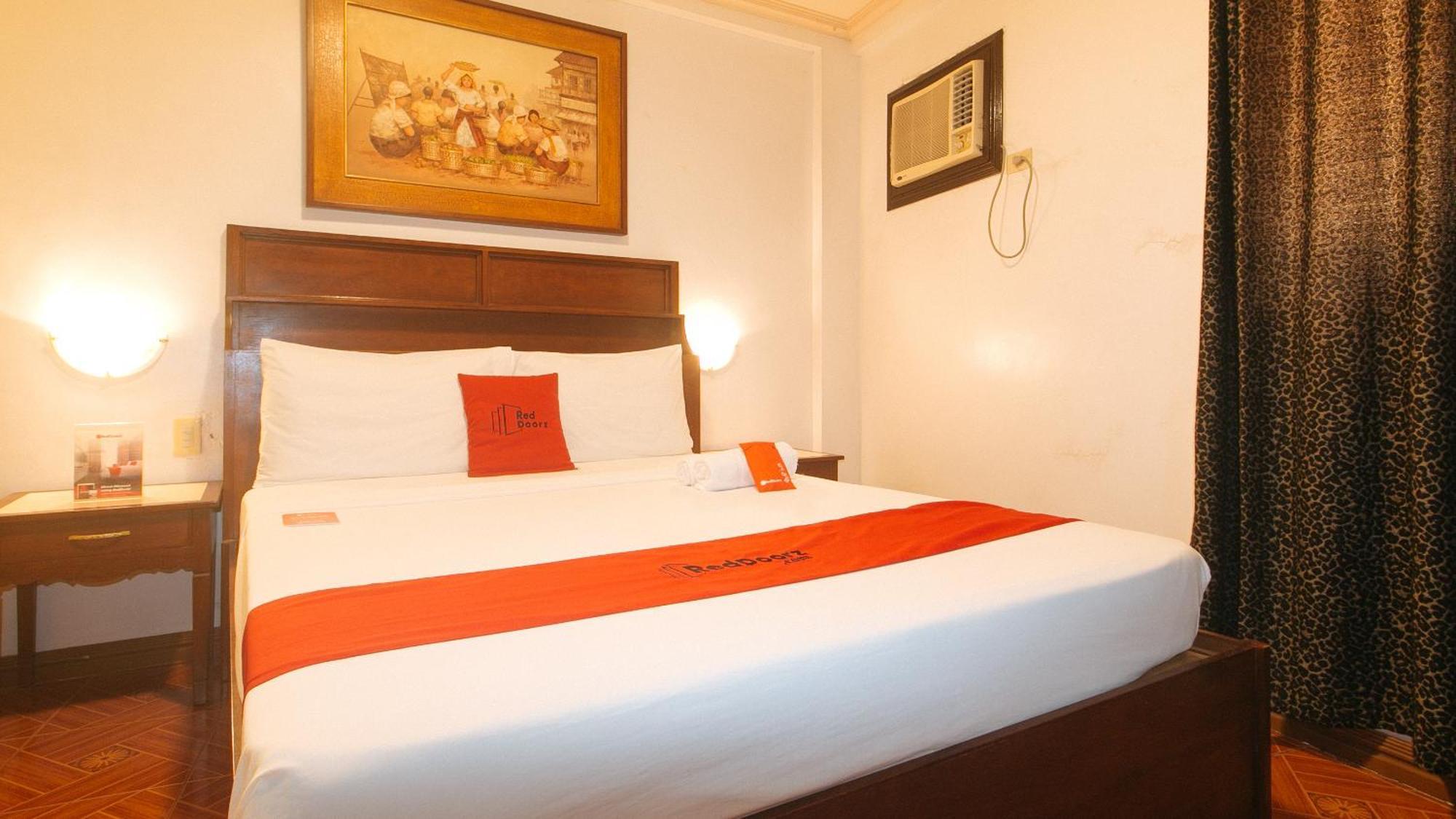 Reddoorz At La Casa Guesthouse Former Reddoorz At Tamarind Street Angeles City Extérieur photo