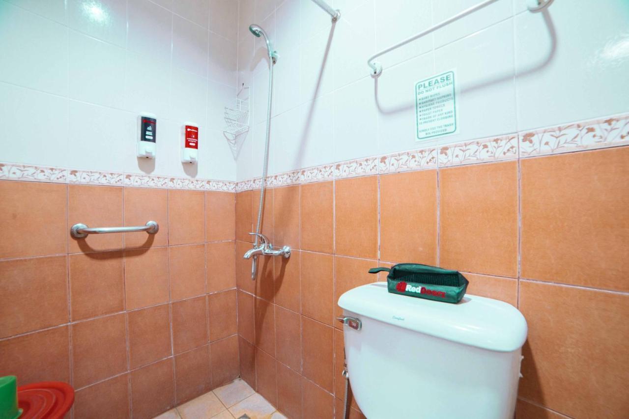 Reddoorz At La Casa Guesthouse Former Reddoorz At Tamarind Street Angeles City Extérieur photo